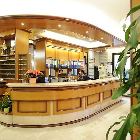 Hotel Adler Алассио Экстерьер фото