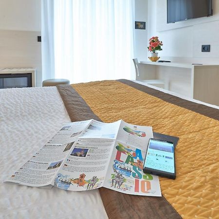 Hotel Adler Алассио Экстерьер фото