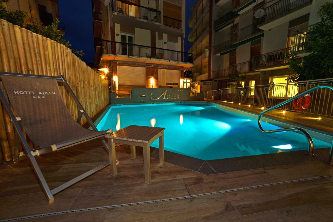 Hotel Adler Алассио Экстерьер фото