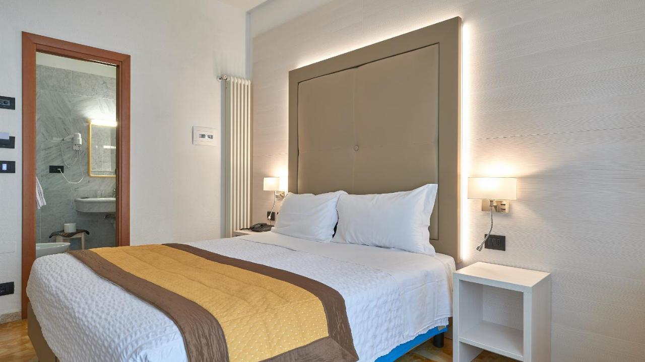 Hotel Adler Алассио Экстерьер фото