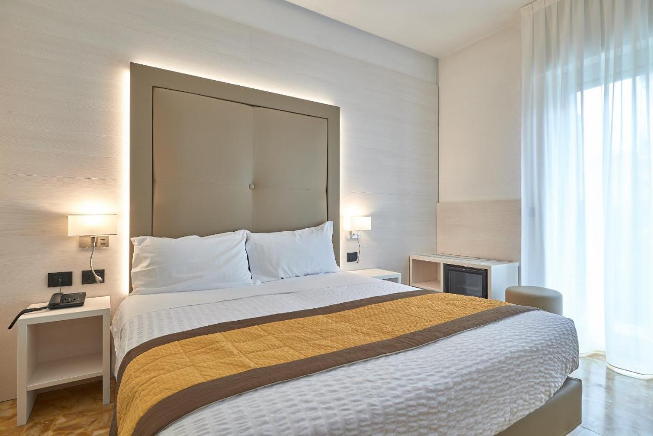 Hotel Adler Алассио Экстерьер фото